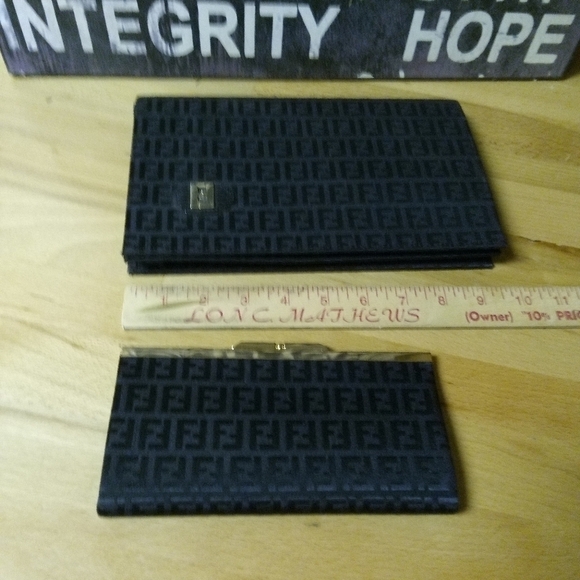 Women's Vintage Black Clutch Purse with Matching Billfold Wallet - Picture 3 of 11